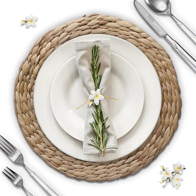 Natural Round Placemats Set of 8, Woven Placemats 13.7", Herringbone Pattern, Table Mats Braided Heat Proof, Farmhouse Boho Table Place Mat Ourdoor Wicker Chargers for Dinner Plates