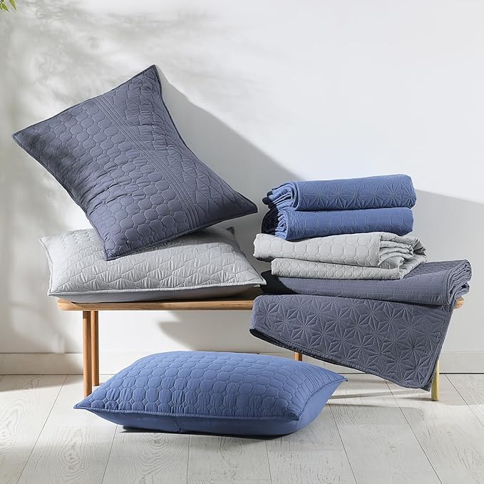 HORIMOTE HOME Grey King Size Quilt Set - Soft Microfiber Bedspread with 2 Shams, Lightweight & All-Season Geometric Coverlet for Cozy Bedding