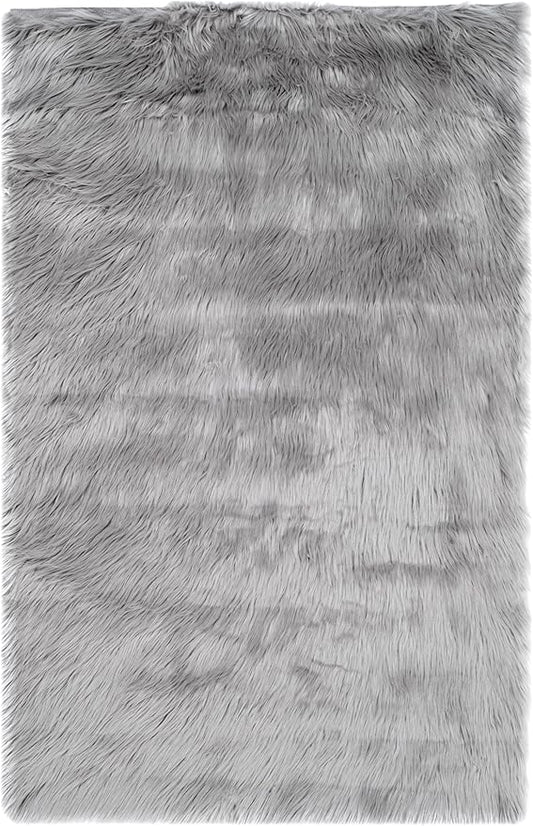 SAFAVIEH Faux Sheep Skin Collection 2'6" x 4' Grey FSS235D Silken Glam 2.35-inch Thick Accent Rug