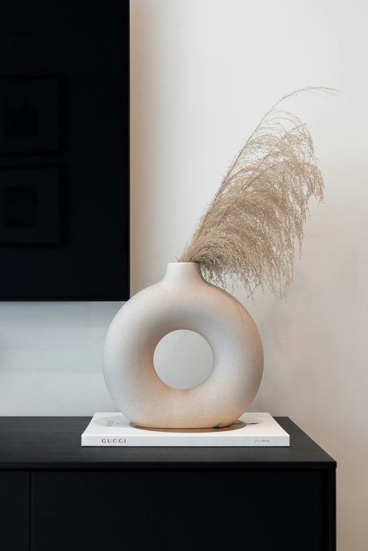 Minimalist Living Room Decor with Elegant Vases