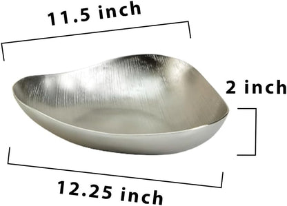 Serene Spaces Living Triangular Aluminum Tray, Gold & Silver Shiny Decorative Metal Tray, Holder for Accessories, Candles, Jewelry, Snacks, Fruits, Centerpiece for Kitchen or Dining Table, Set of 2