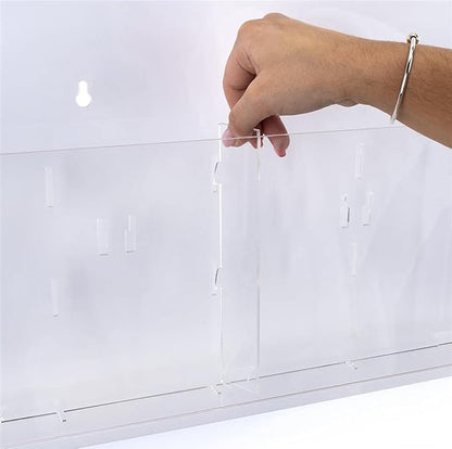 Displays2go Three Pocket Magazine Wall Rack, Display Periodicals or Brochures - Clear (2RP3CLR)
