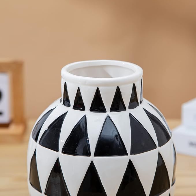 Black and White Ceramic Vase Nordic Minimalist Style Decor for Countertop Center Dresser Kitchen Living Room Home Decor Abstract Vase (W339)