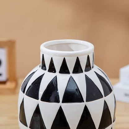 Black and White Ceramic Vase Nordic Minimalist Style Decor for Countertop Center Dresser Kitchen Living Room Home Decor Abstract Vase (W339)