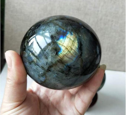 StoneStory Natural Labradorite Healing Crystal Sphere Ball Gemstone for Reiki Balancing Meditation Energy Home and Office Decoration (6cm, Labradorite)