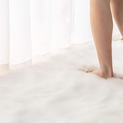 Carvapet 5x7 Faux Sheepskin Area Rug for Bedroom Living Room Soft White Shaggy Fur Carpet, Luxury Fluffy Floor Mat for Bedside Nursery and Home Décor