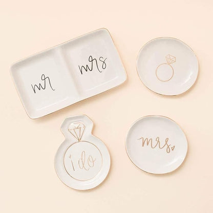 Sweet Water Decor Mr and Mrs Ring Dish - Personalized Wedding & Engagement Gift, Ring or Jewelry Dish Holder - Trinket Tray & Bedroom Decor - Ceramic White