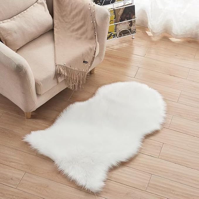 Faux Fur Small Rug 2 x 3 ft White Shaggy Sheepskin Machine Washable Fuzzy Area Rug Super Soft Fluffy Plush Carpet for Bedroom Living Room Floor Nursery Kids Room Bedside Rug