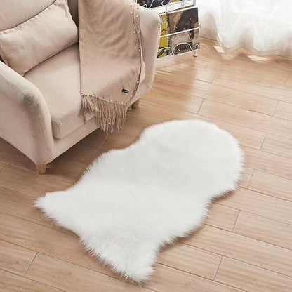 Faux Fur Small Rug 2 x 3 ft White Shaggy Sheepskin Machine Washable Fuzzy Area Rug Super Soft Fluffy Plush Carpet for Bedroom Living Room Floor Nursery Kids Room Bedside Rug