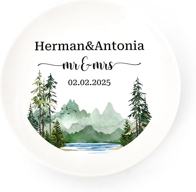 Personalized Mr. & Mrs. Ceramic Trinket Jewelry Dish with Couple Names and Date Small Decorative Jewelry Trinket Ring Tray Wedding Ring Dish Engagement Gift for Couple Brides Newlyweds