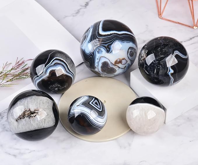 JIC Gem 3.1-3.5 inch(80-90mm) Large Black Onyx Agate Large Crystal Ball Round Healing Crystals Decorative Sphere with Wooden Stand Meditation Witchcraft Home Decor