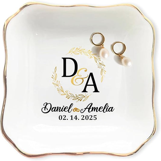 Personalized Wedding Ring Dish Gifts for Couples, Married Jewelry Tray Ring Holder, Wedding Gifts for Women Newlywed Future Bride To be, Engagement Gift for Mr Mrs Wife Husband Him Her