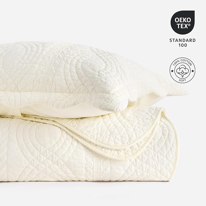 EVERGRACE 100% Cotton Scallop Quilt Set, King Size 3 Piece Set – Lightweight Bedspread with 2 Shams, Soft Prewashed Matelasse Coverlet for Cozy and Elegant Bedding, Ivory Cream