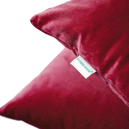 FY FIBER HOUSE Pack of 2 Velvet Throw Pillow Covers Christmas Decorative Square Pillowcase Soft Solid Cushion Case for Sofa/Couch Use, 18 x 18 Inch Red