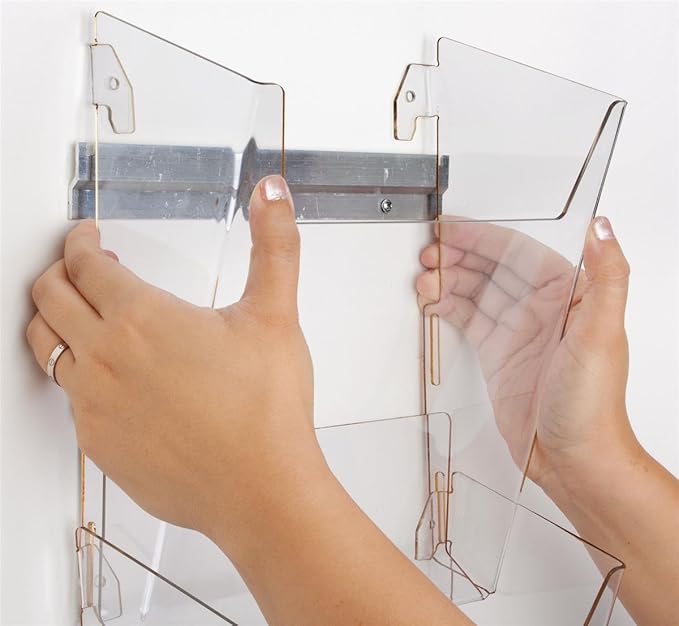 Displays2go Tiered Magazine Rack for Wall Mount Use, 24 Pockets, 3 Columns of 8, Full View - Clear acrylic