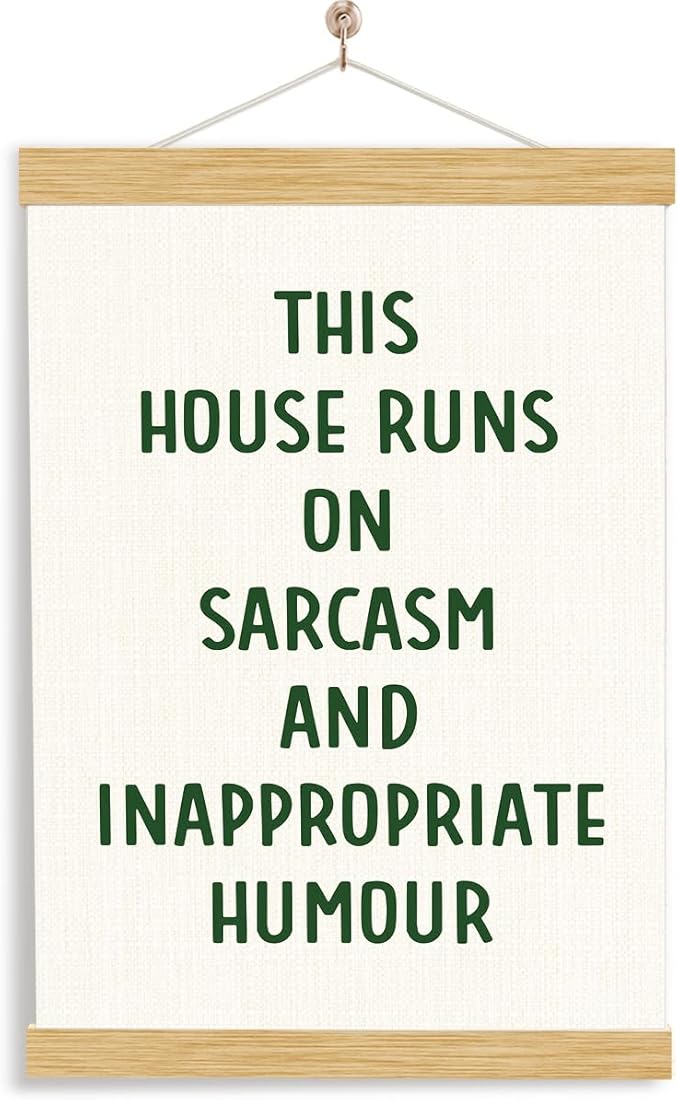 YGSDZY House Door Hanging Poster, This House Runs On Sarcasm and Inappropriate Humour Poster, Funny Cute Home Decor, Living Room Decors, Wall Decor Art, Family Posters, 11.8 * 15.7