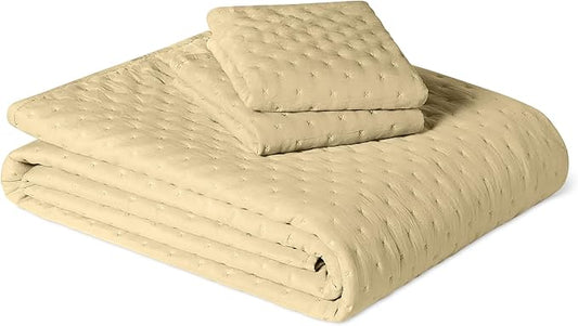 Amazon Basics Brushed Microfiber Quilt Set, Extra Soft with Natural Texture, 3-Piece,Queen/Full, Beige