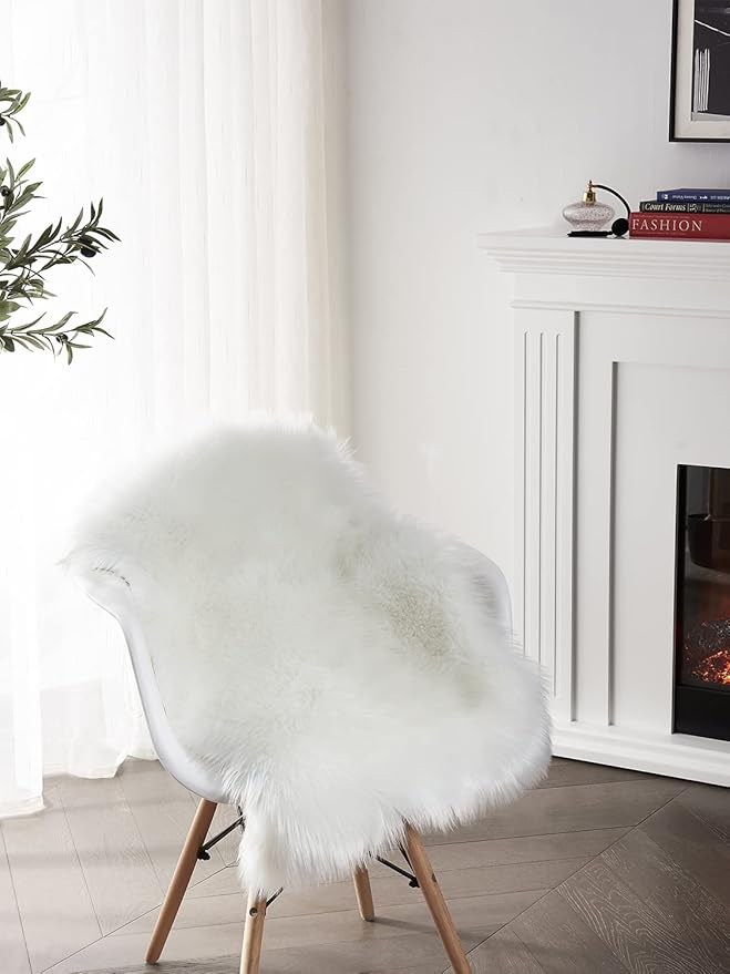 SERISSA Faux Sheepskin Fur Area Rug White Fur Chair Cover Seat Pad Small Fuzzy Rug for Bedroom Floor Sofa Living Room Decor 2x3 Feet