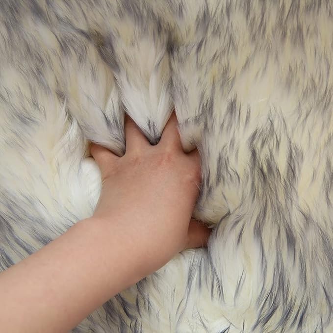 HUAHOO Premium Genuine Sheepskin Rug White Grey Real Australia Sheepskin Natural Luxury Fluffy Lambskin Fur Area Rug Seat Covers for Kids Bedroom Sofa Chair Cover Quarto Pelt/4' x 6' Wolf Tip