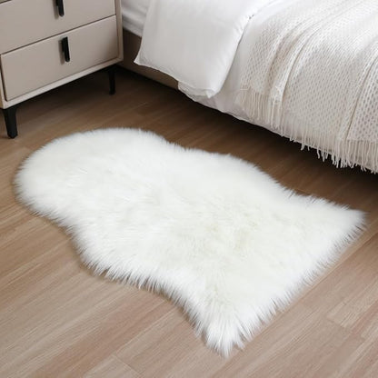 Faux Fur Small Rug 2 x 3 ft White Shaggy Sheepskin Machine Washable Fuzzy Area Rug Super Soft Fluffy Plush Carpet for Bedroom Living Room Floor Nursery Kids Room Bedside Rug