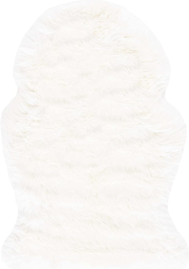 SAFAVIEH Sheep Skin Collection Accent Rug - 2' x 3', Natural & White, Handmade Rustic Glam Genuine Pelt, 3.4-inch Thick Ideal for High Traffic Areas in Entryway, Living Room, Bedroom (SHS211A)