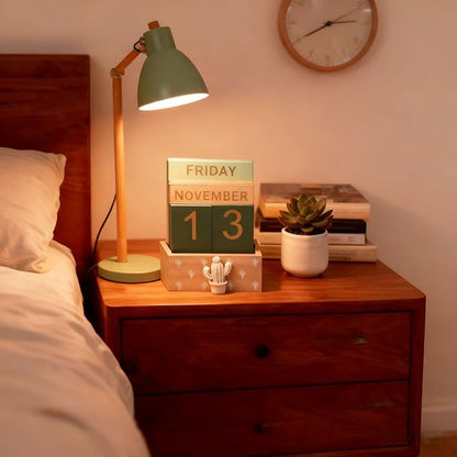 Fresh Cactus Decorated Wooden Calendar (Approximately 4.49 * 2.48 * 5.3 inches) Retro Block Shaped Calendar Desktop Decoration, Suitable for Various Scenarios such as Home and Office Holiday Gifts(Green)