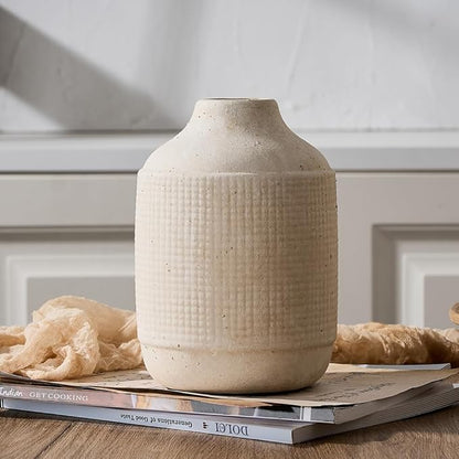 SIDUCAL Ceramic Rustic Farmhouse Vase | 7 Inch Pottery Decorative Flower Sand Glaze Finish Boho Vase for Home Decor, Table, Living Room, Bathroom Decoration, Shelf Decor, Mantel, White