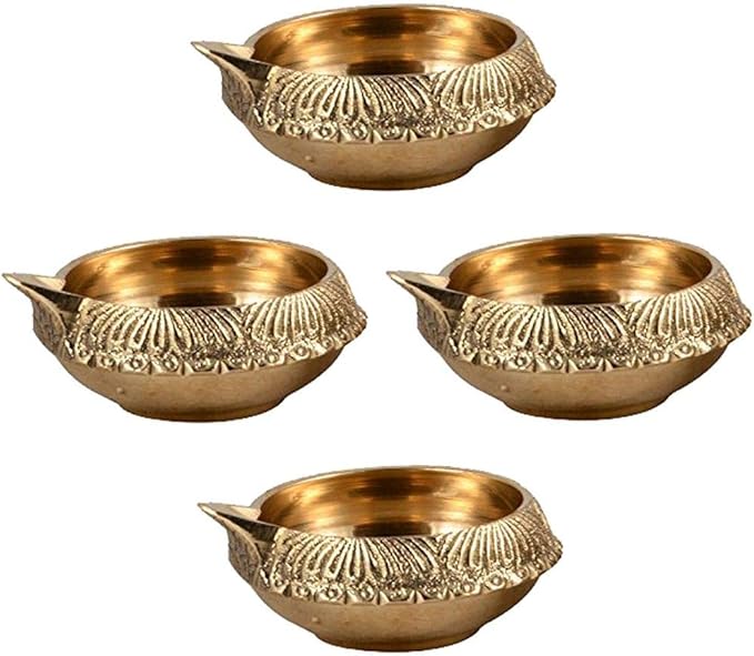 Hashcart Brass Diya for Pooja Kuber Diya [ Pack of 4 Pc ] - Diwali Diyas Diya Lamp for Puja Traditional Indian Oil Lamp Kutthu vilakku Deepam for Diwali Decoration - Indian Diwali Gifts