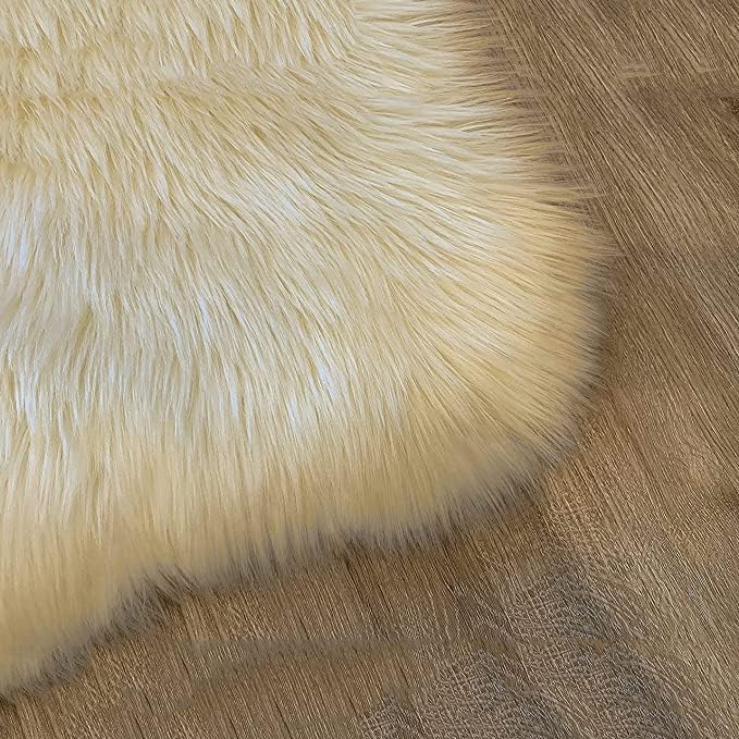 LAMBZY High Pile Super Soft Faux Sheepskin Rug (Cream, 2'x3')