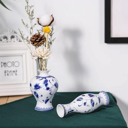 Blue and White Small Bud Vase Set, 3 Petite Classic Oriental Bottle Vases for Window sill, Mini Art Fambe Glaze Floral Porcelain Vase Idea Shelf décor and Coffee Table décor