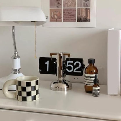 Tyenaza Flip Desk Clock, Digital Flip Down Clock, Retro Minimalist Single Foot Mechanical Auto Flip Clock Desk Clock for Home Livingroom(Black)