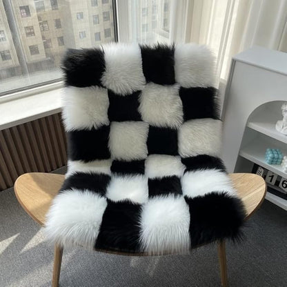 Fluffy Faux Fur Black and White Checkered Rug，Small Area Rug,2x3 Ft Ultra Soft Shaggy Plush Rug for Bedroom Living Room Bedside Nursery Kids Room
