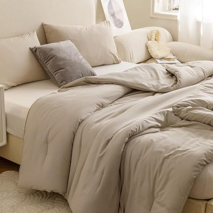ROSGONIA Oversized King Comforter 120x120, 3pcs Super King Comforter (1 Oatmeal Comforter & 2 Pillowcases) Lightweight Warm Bedding Set Blanket Quilt