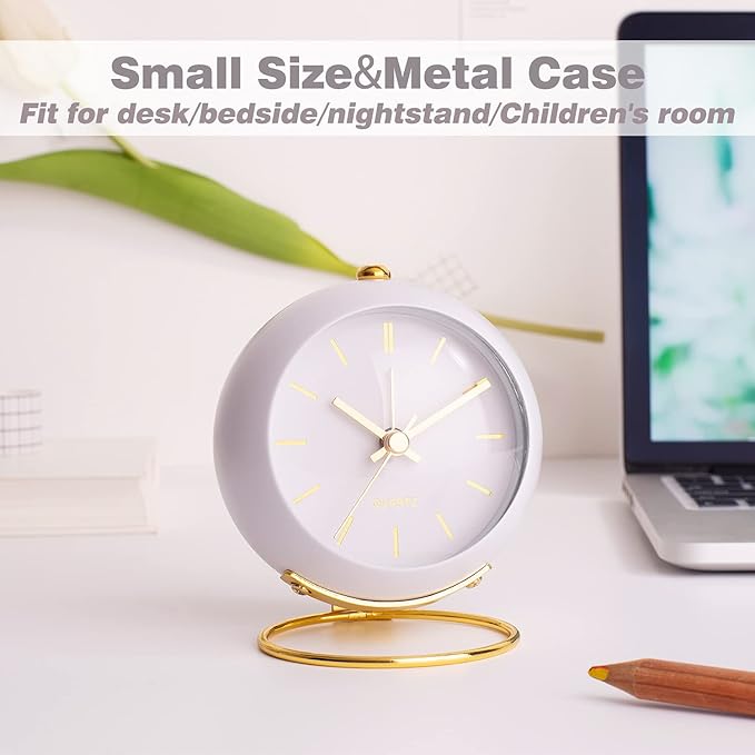 AYRELY® Battery Operated Desk Alarm Clocks with Light,Retro Silent No Ticking Analog Small Clock,Loud Table Clock for Bedside/Bedroom/Kitchen/Office/Travel/Kids/Room Decor Aesthetic Vintage(White)
