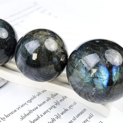 5-6CM/1.97-2.36inch Natural Crystal Ball Labradorite Sphere Moonstone Stone Crafts Polished Decorative Sphere Reiking Healing Crystals Ball Stone Fengshui Home Decoration(50-60mm, Labradorite)