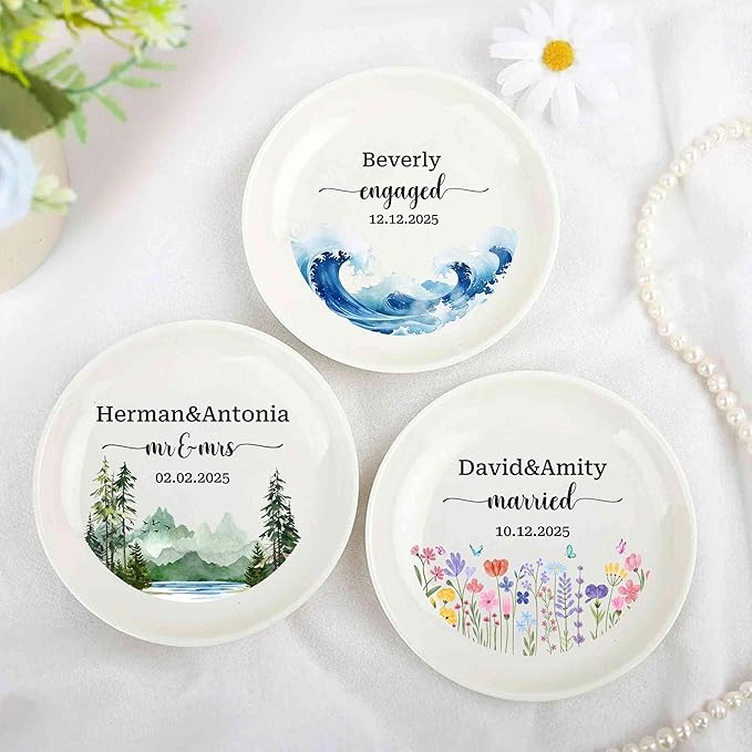 Personalized Mr. & Mrs. Ceramic Trinket Jewelry Dish with Couple Names and Date Small Decorative Jewelry Trinket Ring Tray Wedding Ring Dish Engagement Gift for Couple Brides Newlyweds