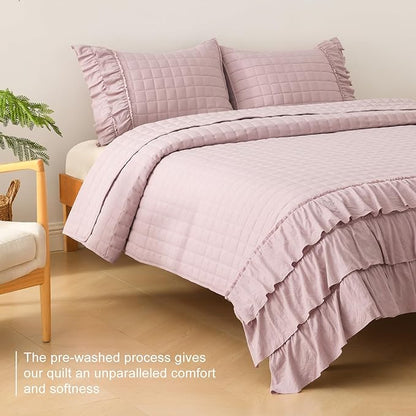 HORIMOTE HOME Dusty Pink Ruffled Quilt Set Twin Size, Classic Geometric Square Stitched Pattern, Pre-Washed Farmhouse Shabby Chic Microfiber Lightweight Bedding Set Bedspread Coverlet for All Season