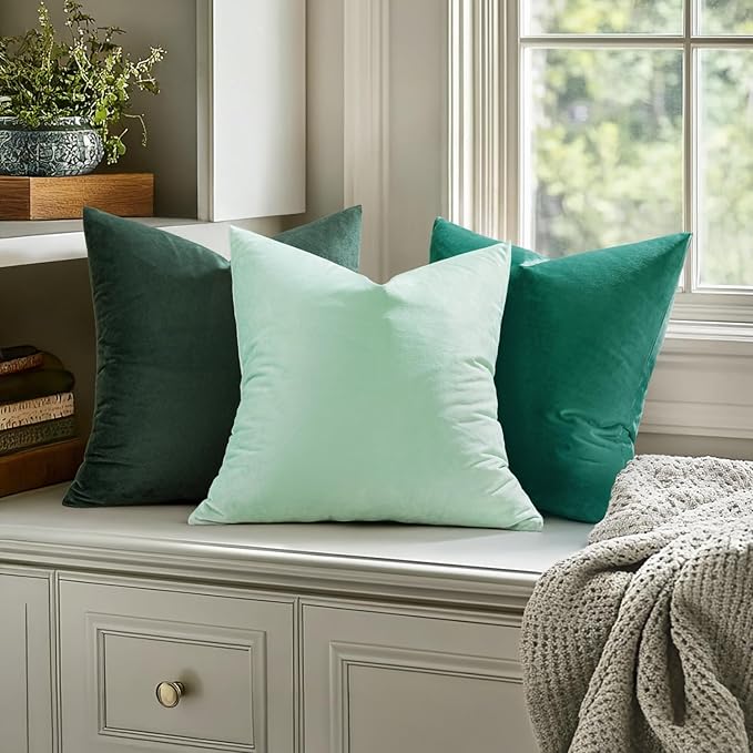 MIULEE Pack of 2 Velvet Soft Solid Decorative Square Throw Pillow Covers Christmas Cushion Case for Couch Sofa Bedroom Car 18x18 Inch 45x45 cm Green