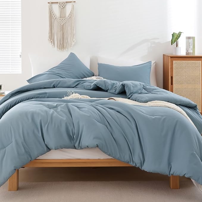 ROSGONIA Dusty Blue Twin/Twin XL Comforter Set for Boys Girls, 1 Blue Comforter & 1 Pillowcase, Lightweight Kids Comforter All Season Dorm Bedding