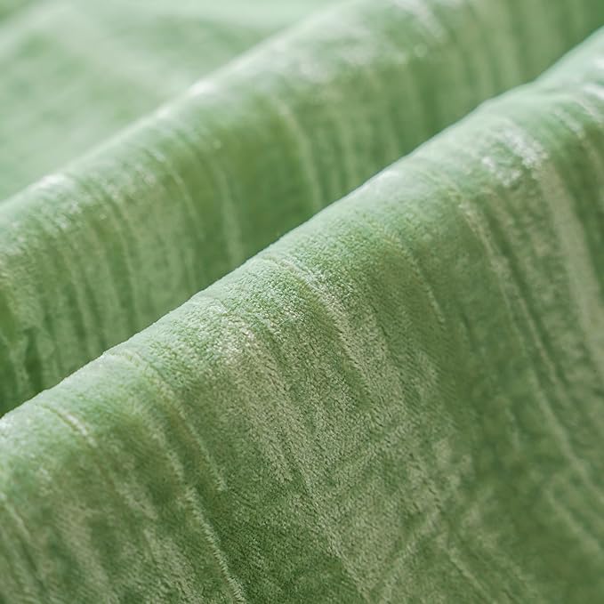Neelvin Set of 2 Velvet Decorative Throw Pillow Covers 18x18 Inch Green Modern Luxury Cushion Covers Textured Pillow Cases for Living Room Home Decor Couch Sofa