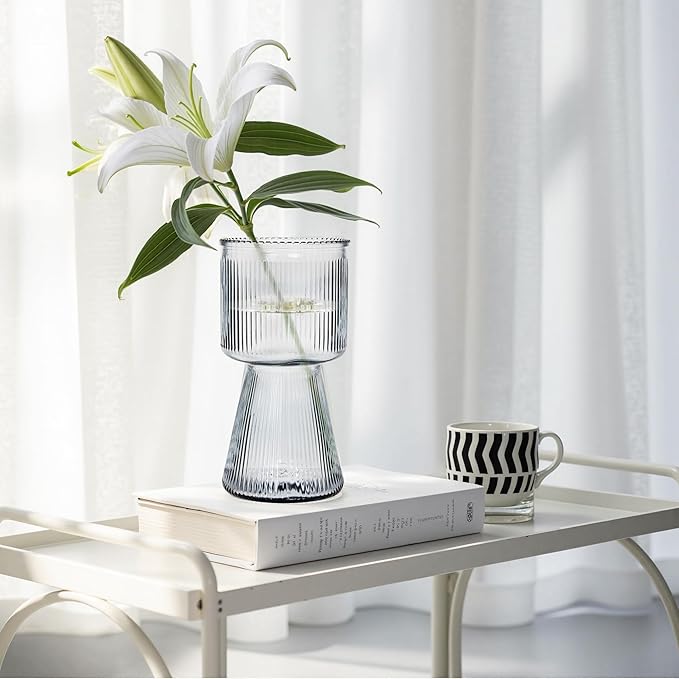 VECELO Modern Ribbed Glass Vase, Clear Flower Vase for Table Centerpiece, Modern Glass Vase for Living Room, Bedroom, Dining Table, Entryway, Office, Wedding, 7.5 Inches