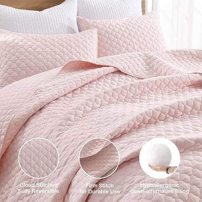 HORIMOTE HOME Quilt King Size Light Pink, Lightweight Quilt for Summer Ultra-Soft Microfiber Modern Style Quilted Clouds Pattern Bedspread Quit Set 3 Pieces(1 Quilt and 2 Pillow Shams)