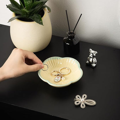 Flower Shape Ring Tray, Key Bowl, Ceramic Trinket Tray Decorative Jewelry Dish for Rings Necklace Earring Key Watch, Home Decoration for Friend Sister Mom