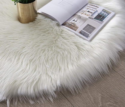 SERISSA Soft Round Faux Sheepskin Fur Rug White Circle Rug Circular Fluffy Area Rug Plush Circle Carpet Play Mats for Kids Girls Room Princess Castle Christmas 3ft Diameter