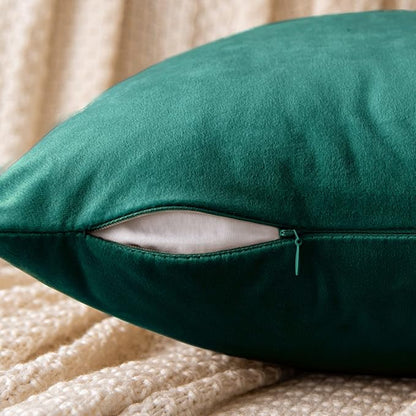 EMEMA Pack of 2 Velvet Christmas Throw Pillow Covers Decorative Square Pillowcase Soft Solid Cushion Case for Sofa Bedroom Chair Car 24x24 Inch Green