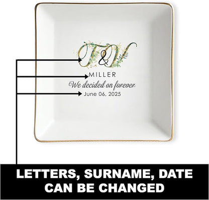 Personalized Mr. and Mrs. Ring Dish Engagement Gifts for Couples, Wedding Jewelry Tray Ring Holder, Gifts for Women Newlywed Future Bride To be, Anniversary Engaged Gift for Women