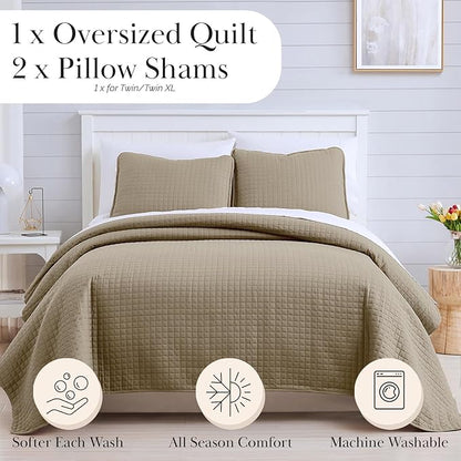 Southshore Fine Living, Inc. Full/Queen Quilt Set with 2 Matching Pillow Shams, Lightweight Full Size Quilt Coverlet, Easy Care, Machine Washable Queen Size Bedspread, Taupe