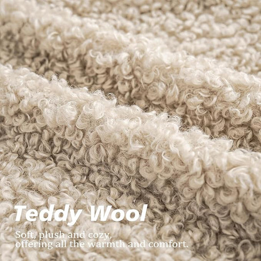 Foindtower 2 Pieces 22x22 Inch Light Khaki, Faux Fur Throw Pillow Cover Accent Sherpa Pillow Fuzzy Soft Pillowcases Sheepskin Decorative Fleece Cushion Case for Bed Couch Living Room