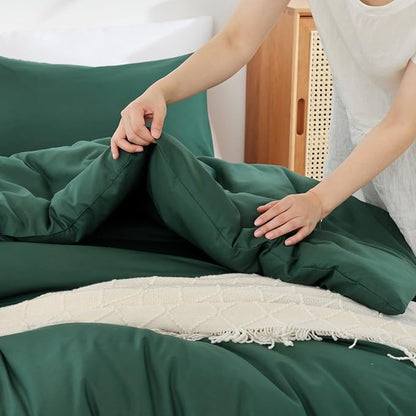 ROSGONIA Oversized King Comforter 120x120, 3pcs Super King Comforter (1 Dark Green Comforter & 2 Pillowcases) Lightweight Warm Bedding Set Quilt