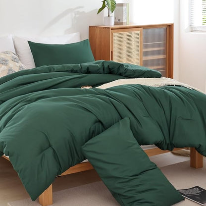 ROSGONIA Oversized King Comforter 120x120, 3pcs Super King Comforter (1 Dark Green Comforter & 2 Pillowcases) Lightweight Warm Bedding Set Quilt